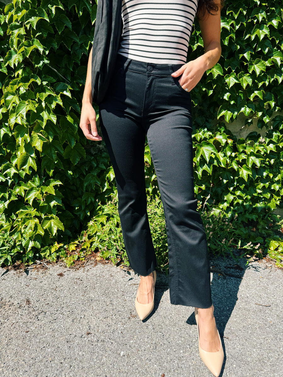Kelsey Mid Rise Kick Flare: Black